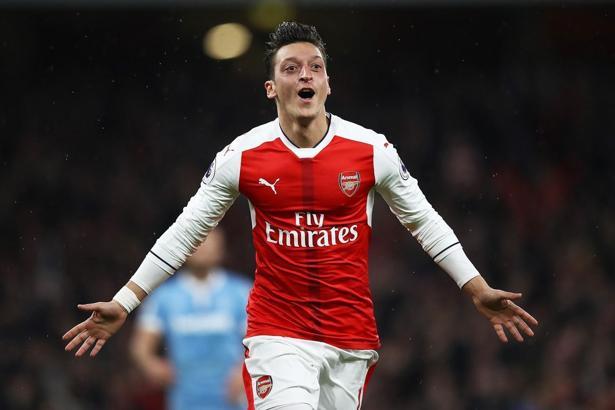 Mesut Özil transferiyle ilgili heyecanlandıran açıklama!