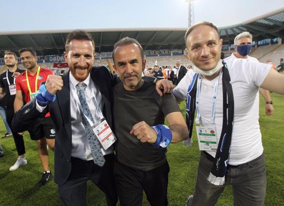 Mehmet Özdilek: Erzurumspor başı dik, hak ettiği Süper Lig'e geri döndü
