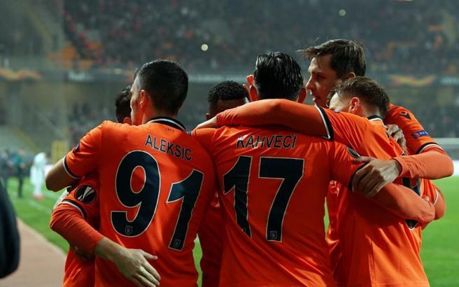 Başakşehir'de 23 futbolcu Süper Lig'de ilk şampiyonluğuna yakın