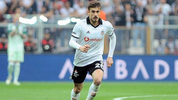Dorukhan Toköz'den flaş paylaşım! Fenerbahçe ile adı anılıyordu