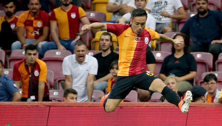 Galatasaray'da beklerden biri ayrılabilir