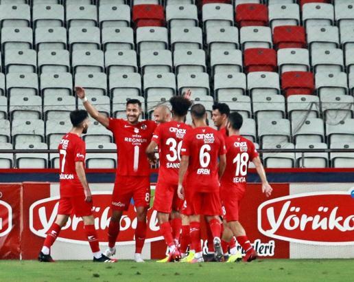 Antalyaspor, çıkışını sürdürüyor