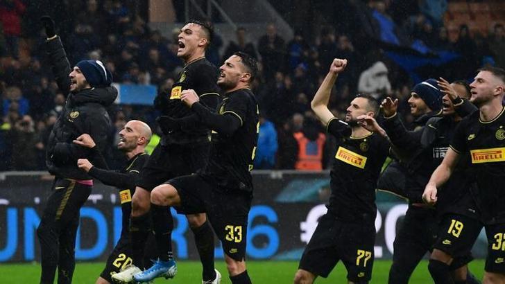 Serie A kulüpleri tribünlerin seyirciye açılmasını istiyor