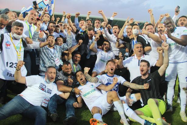 Erzurumspor'da Süper Lig'e yükselmenin mutluluğunu yaşanıyor