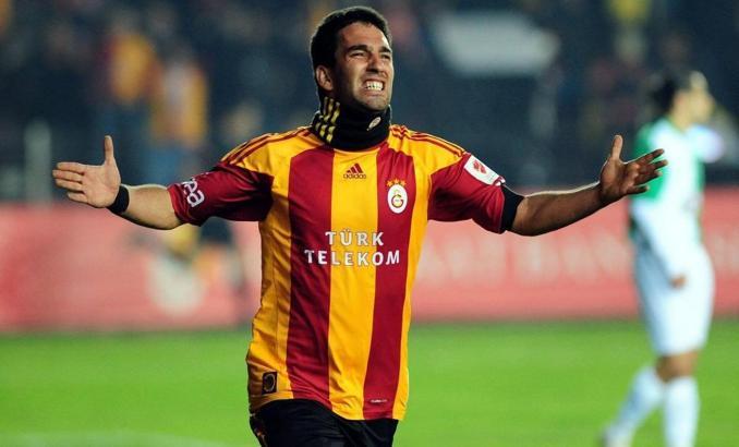 Son dakika Galatasaray tranfser haberi! Arda Turan imzayı attı...