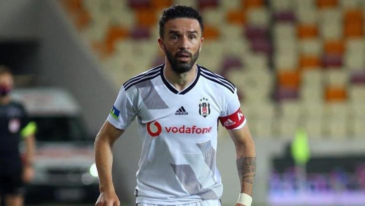 SON DAKİKA! Fenerbahçe ile anılan Gökhan Gönül'den yeni sözleşme açıklaması!