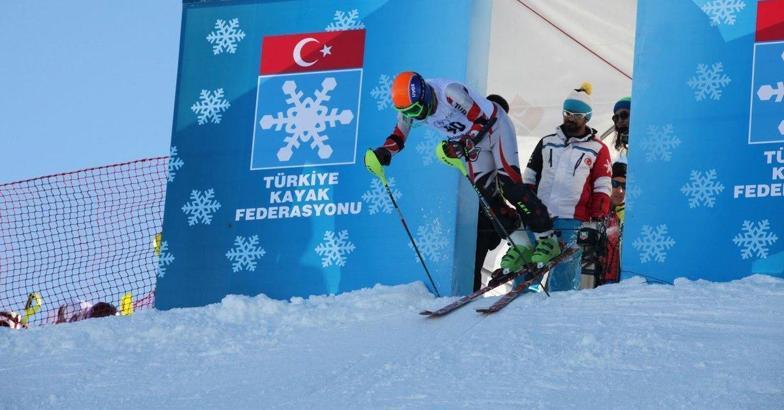 Türkiye Kayak Federasyonu Merkez Hakem Kurulu Toplantısı online gerçekleştirildi