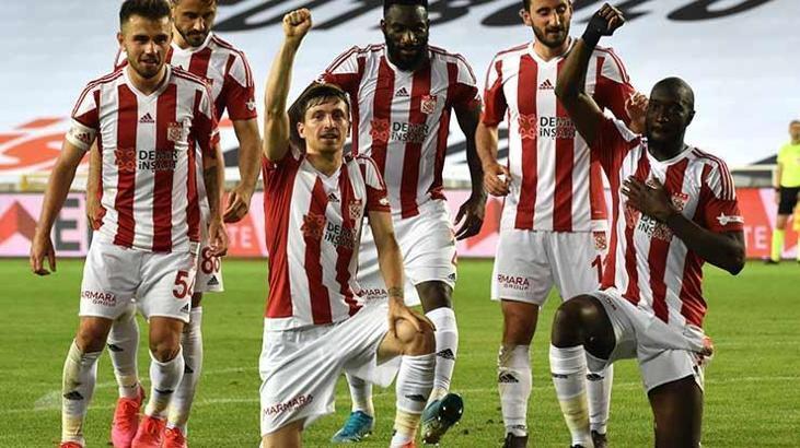 7 maç kaldı ama Mert Hakan Yandaş takımı bırakmadı