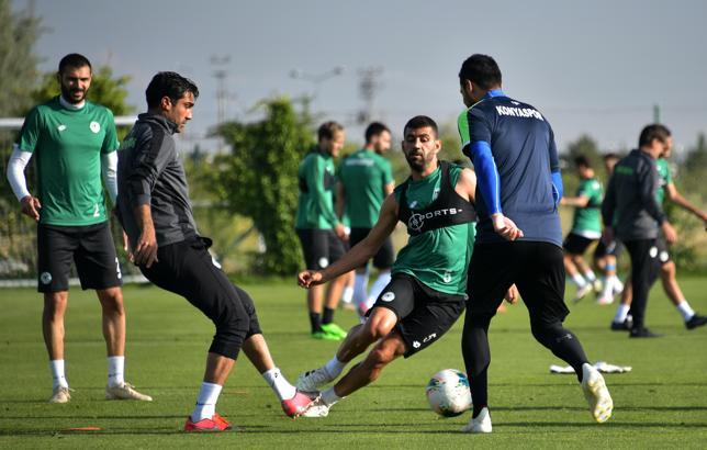 Konyaspor'da Sivasspor mesaisi sürüyor