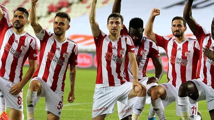 Sosyal medyada gündemin 1 numarası Mert Hakan Yandaş