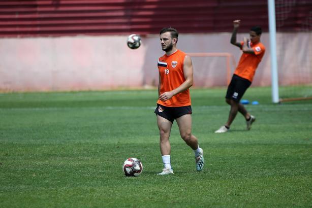 Adanaspor'un genç futbolcuları umutlarını kaybetmedi