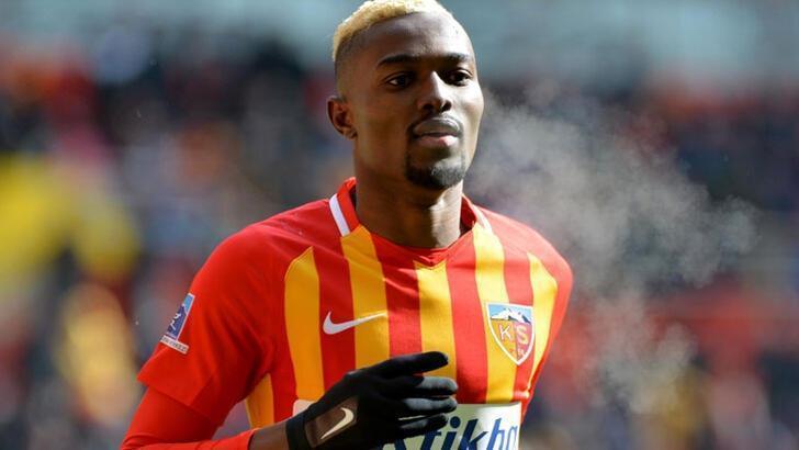 Bernard Mensah'tan Beşiktaşlı taraftarları heyecanlandıran paylaşım!