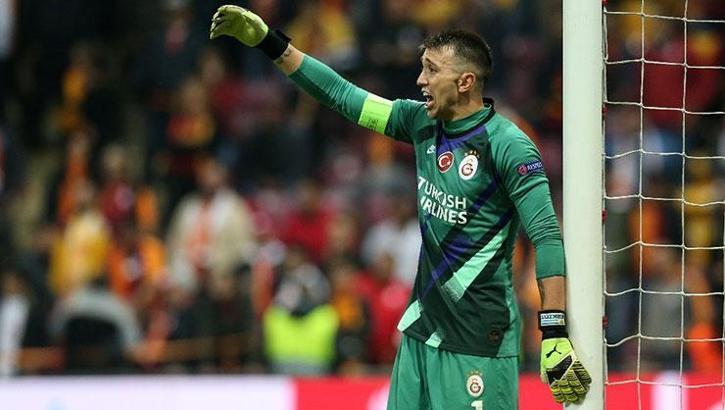 Galatasaray'da duvar yıkıldı!