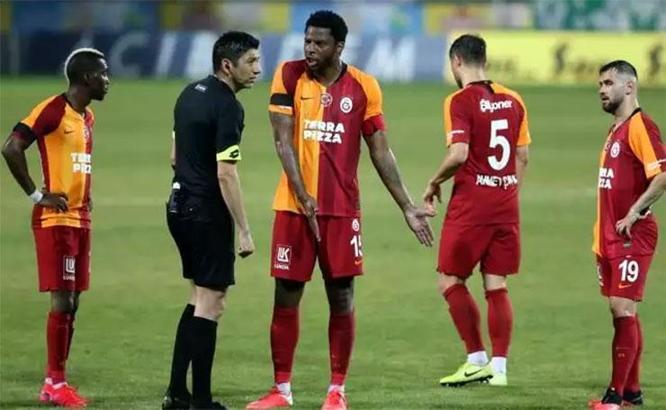 Galatasaray'dan sert açıklama: Cellat başı...