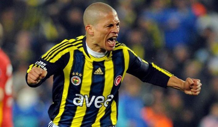 Alex de Souza da Kadıköy'deki yerini aldı