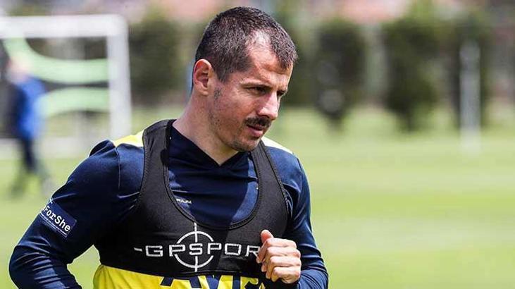 Emre Belözoğlu Fanatik'e konuştu: Geleceğin Fenerbahçe'sini kuracağız!