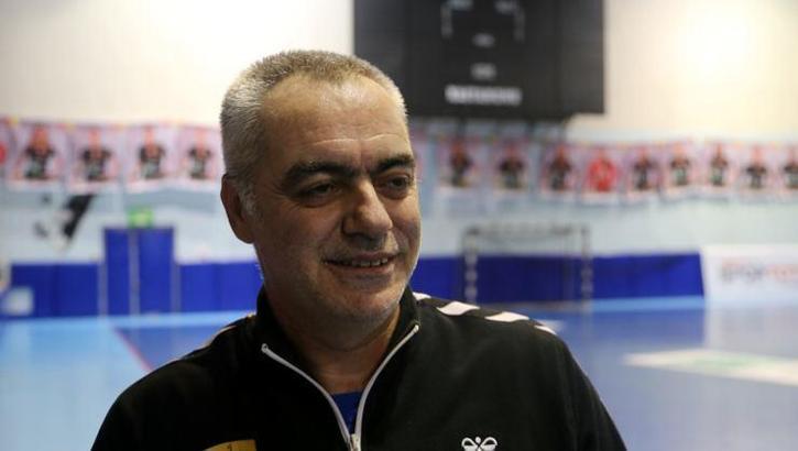 Kastamonu Belediyespor, Hakan Günal ile devam edilmeyeceği haberlerini yalanladı