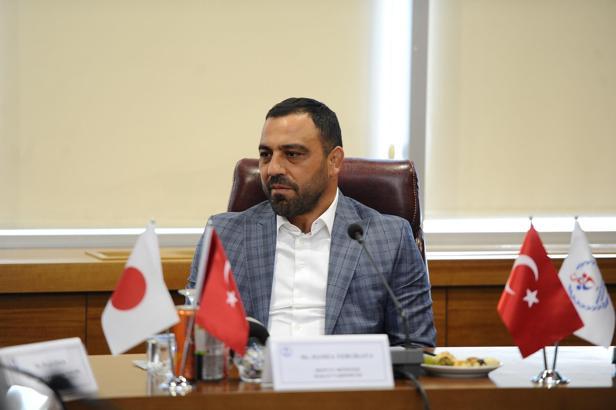 Eski futbolculardan Hamza Yerlikaya'ya ziyaret