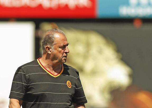 Galatasaray'da Fatih Terim'in stoper planı belli oldu!