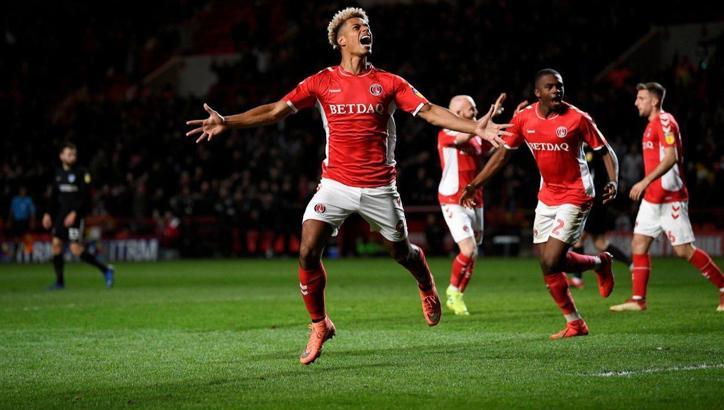 Galatasaray'dan Lyle Taylor'a flaş teklif!