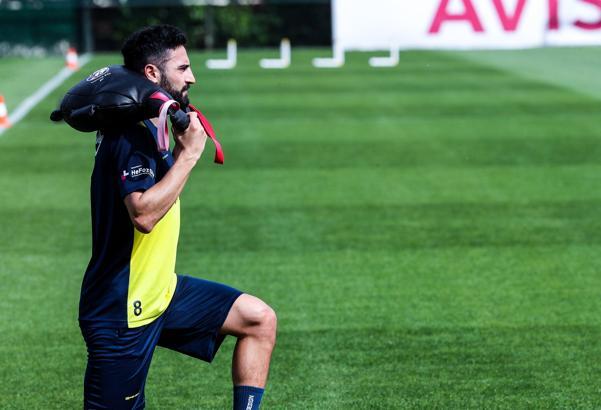Fenerbahçe'de Mehmet Ekici ilk 11'e koşuyor!