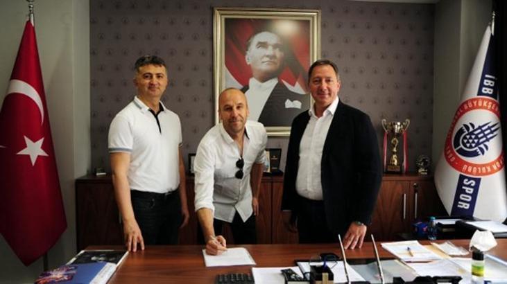 İBB Erkek Voleybol Takımı'nın yeni başantrenörü Hasan Körfez