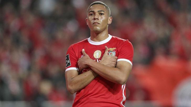 Benfica, Carlos Vinicius için 100 milyon Euro istiyor!