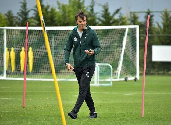 Konyaspor'da Bülent Korkmaz tempoyu artırdı
