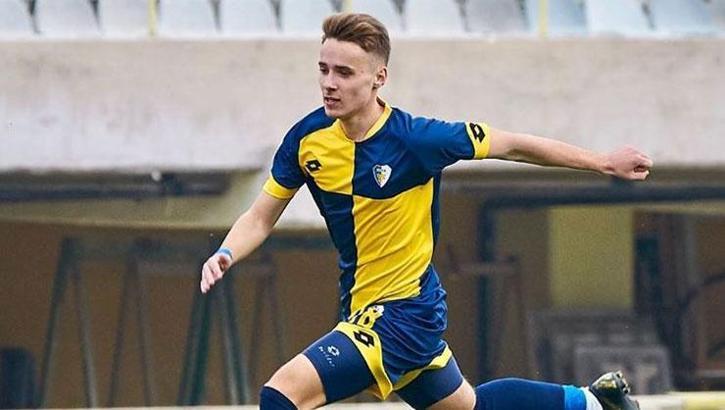 Fenerbahçe'ye genç santrfor! Anlaşma sağlandı