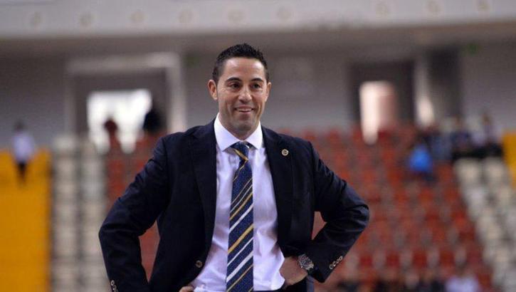 En başarılı koç Victor Lapena, Fenerbahçe'de kaldı