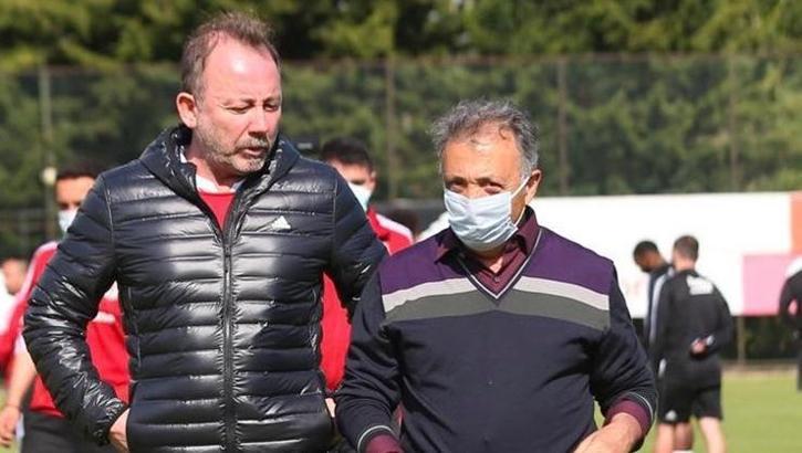 Beşiktaş Başkanı Ahmet Nur Çebi, futbol takımıyla buluştu