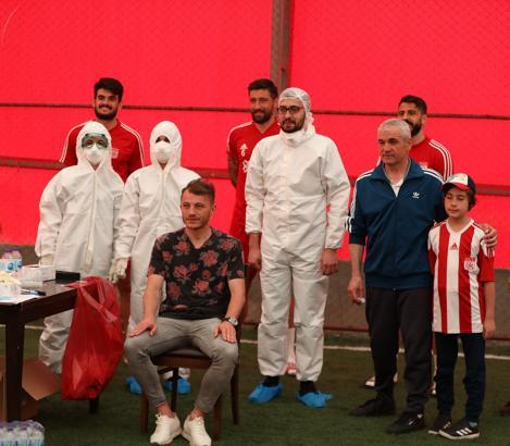 Sivasspor'da 3. kez Kovid-19 testi yapıldı