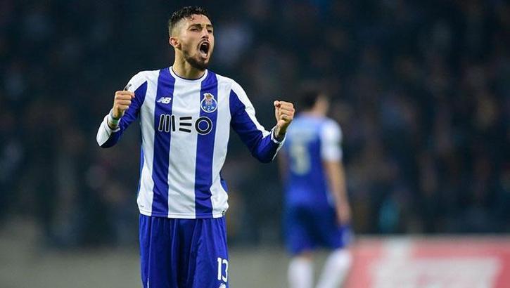 Alex Telles için Chelsea ve Paris Saint-Germain savaşı