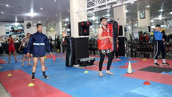 Milli sporcular salonlara kavuştu