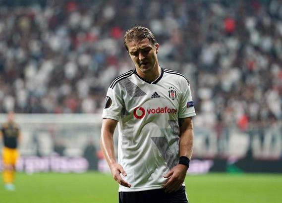 Caner Erkin'den flaş paylaşım! Transfer işareti mi?