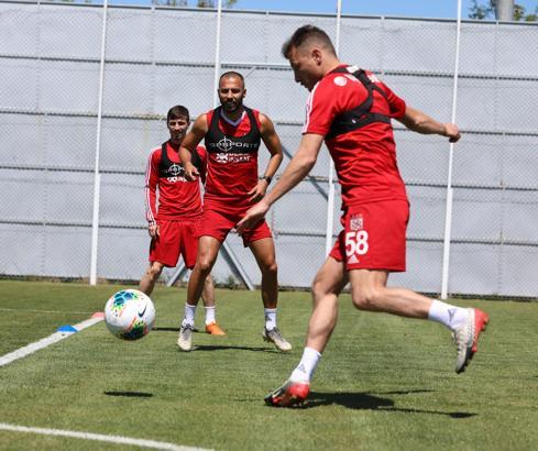 Sivasspor'da hazırlıklar tam gaz devam ediyor