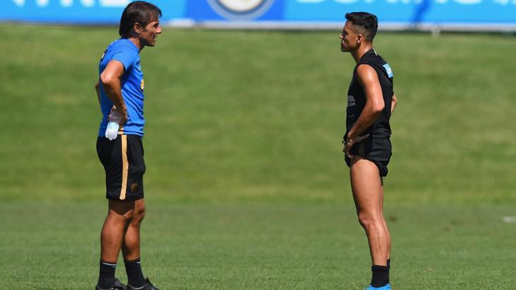 Inter, Alexis Sanchez'i bırakmak istemiyor
