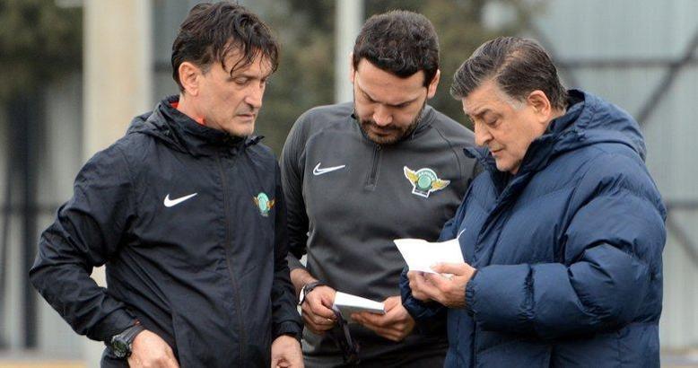 Akhisarspor, Türkiye Futbol Federasyonu'ndan onay bekliyor
