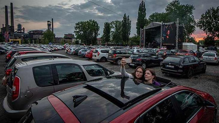 Avrupa ülkeleri Corona virüs tedbirlerini kaldırmaya devam ediyor