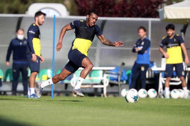 Fenerbahçe'nin Riva'daki korona kampı! Oyuncular odadan çıkmıyor