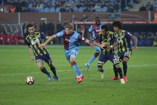 Trabzonspor-Fenerbahçe maçını iki takımın taraftarları birlikte izledi
