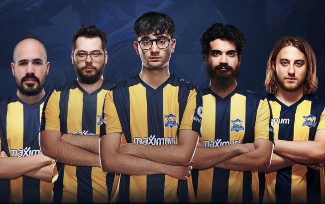 KMF 2020 şampiyonu Fenerbahçe kadroda revizyona gitti