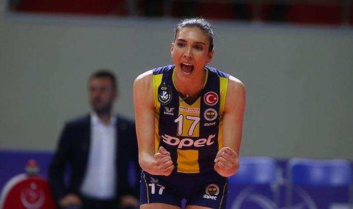 Naz Aydemir Akyol'dan Mehmet Akif Üstündağ'a teşekkür
