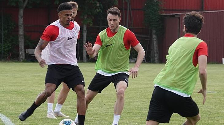 Gençlerbirliği tek grup halinde çalıştı