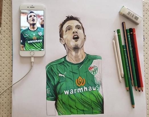 Bursaspor'un efsanesi Batalla, çizilen resmine hayran kaldı