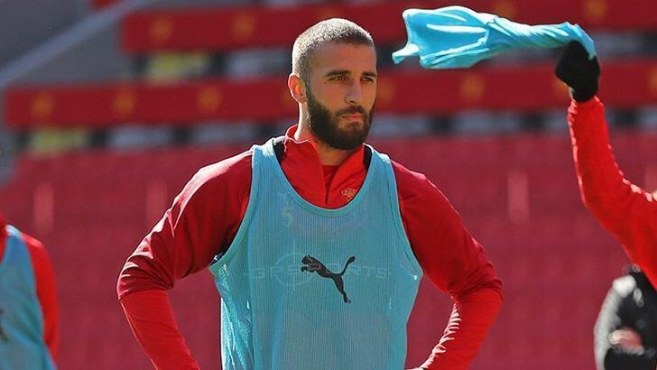 Fenerbahçe ve Trabzonspor'un istediği Alpaslan Öztürk'e büyük şok