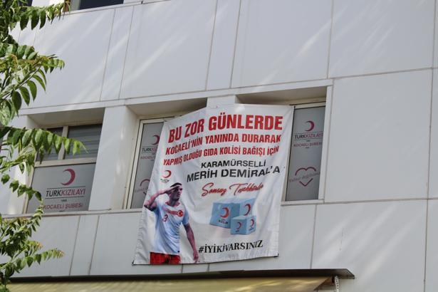 Kızılay'dan, milli futbolcu Merih Demiral'a teşekkür
