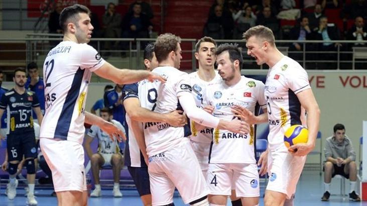 Voleybol sil baştan!