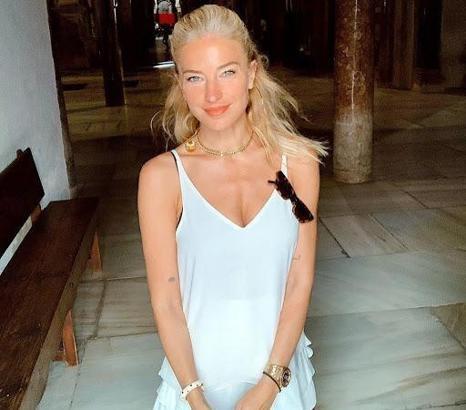 Burcu Esmersoy: Hak ettiğim hayatı yaşıyorum