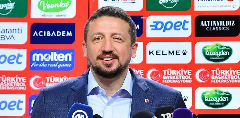 Hidayet Türkoğlu, 19 Mayıs Atatürk'ü Anma, Gençlik ve Spor Bayramı'nı kutladı